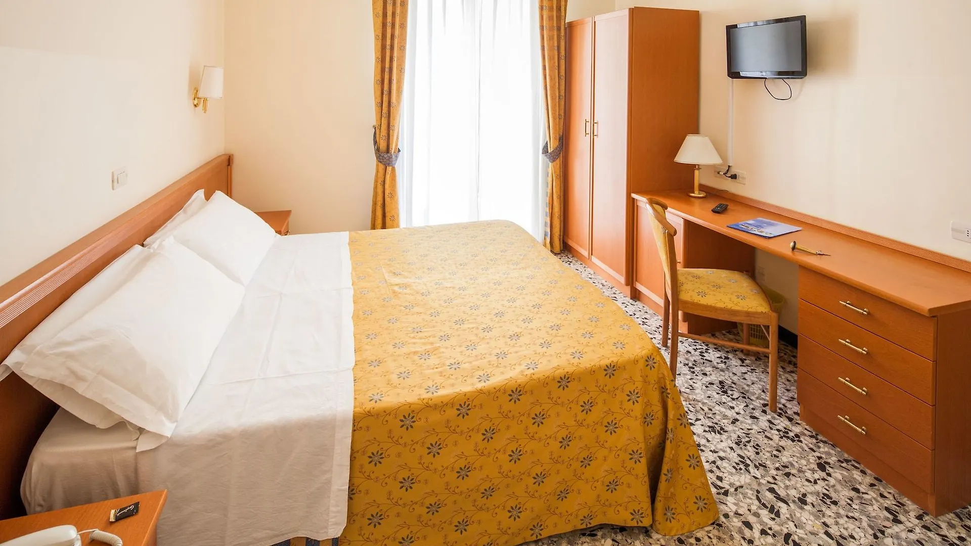 Hotel Curtis Centrale Alassio 3*,  Italy