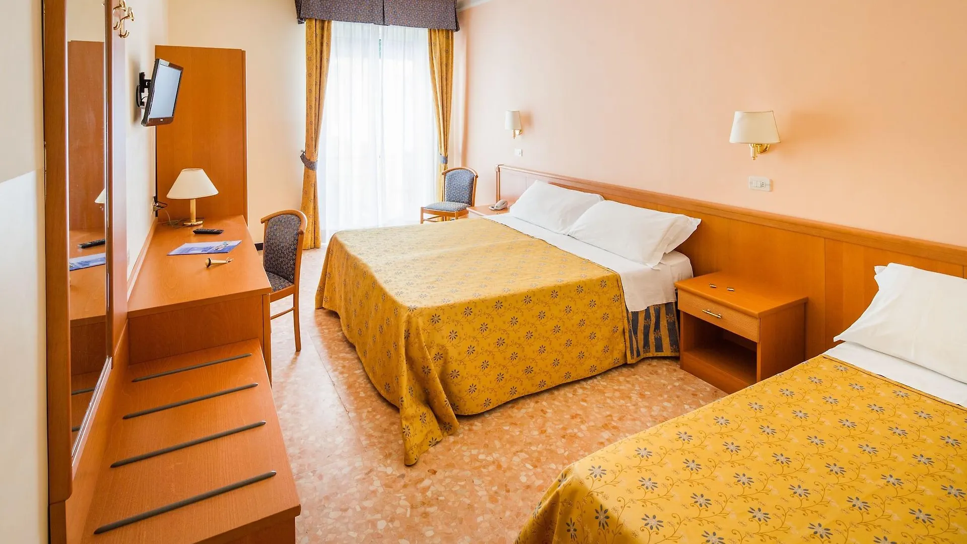***  Hotel Curtis Centrale Alassio Italy